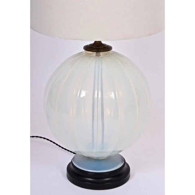 Art Deco 1930s Marius-Ernest Sabino Opalescent Glass Table Lamp For Sale - Image 3 of 8