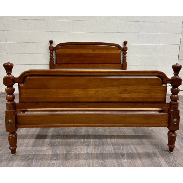 English Vintage Full Size Traditional Colonial Style Low Poster Bed For Sale - Image 3 of 12