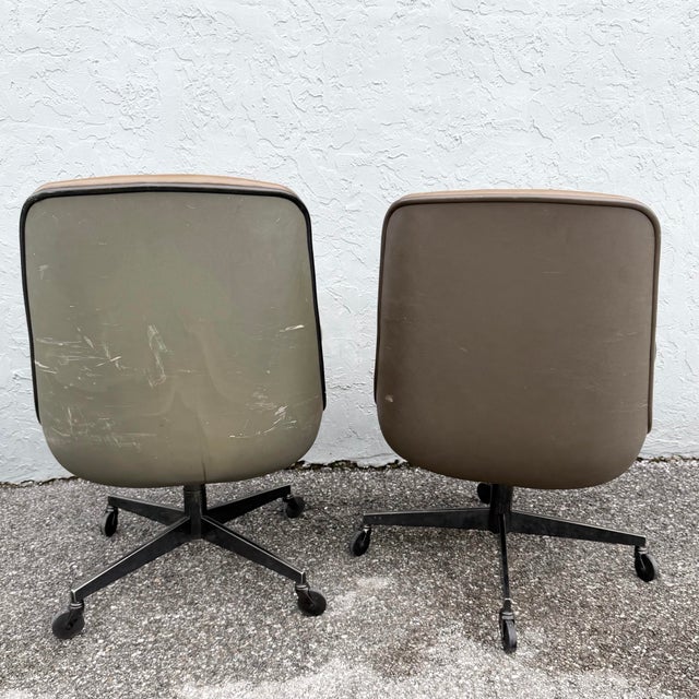 Mid 20th Century 1976 and 1981 Vintage Office Chairs by Steelcase - Set of 2 For Sale - Image 5 of 12