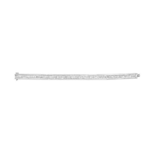 Contemporary 14K White Gold 7 7/8 Cttw Princess and Baguette Diamond Eternity Line Tennis Bracelet (G-H Color, SI1-SI2 Clarity) - 7" Inches For Sale - Image 3 of 6