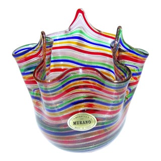 1980s MCM Murano Campanella Italy Art Glass Spiral Swirl Filigrana Fazzoletto 4 3/4" Vase For Sale