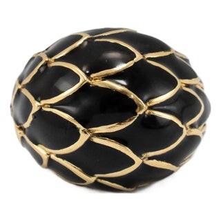 Vintage David Webb Leaf Motif 18k Yellow Gold Black Enamel Dome Cocktail Ring, Size 5.5 For Sale