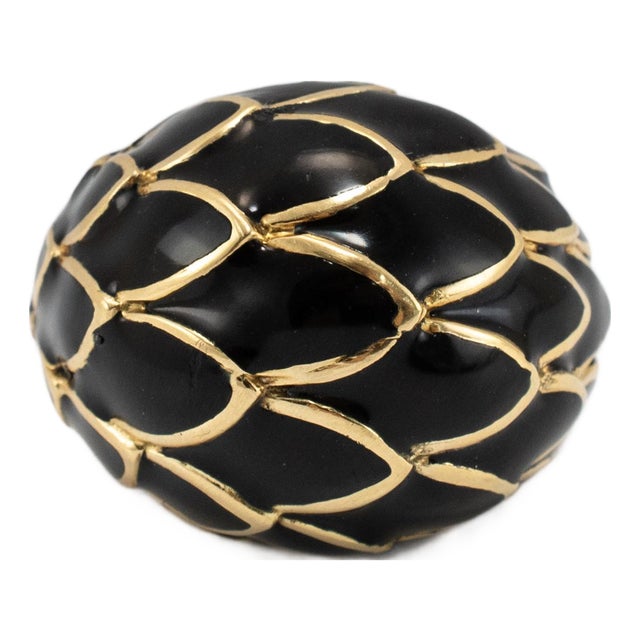 Vintage David Webb Leaf Motif 18k Yellow Gold Black Enamel Dome Cocktail Ring, Size 5.5 For Sale