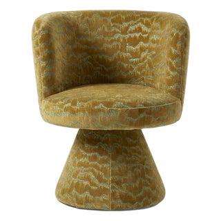 Coraje Swivel Chair by Moanne For Sale