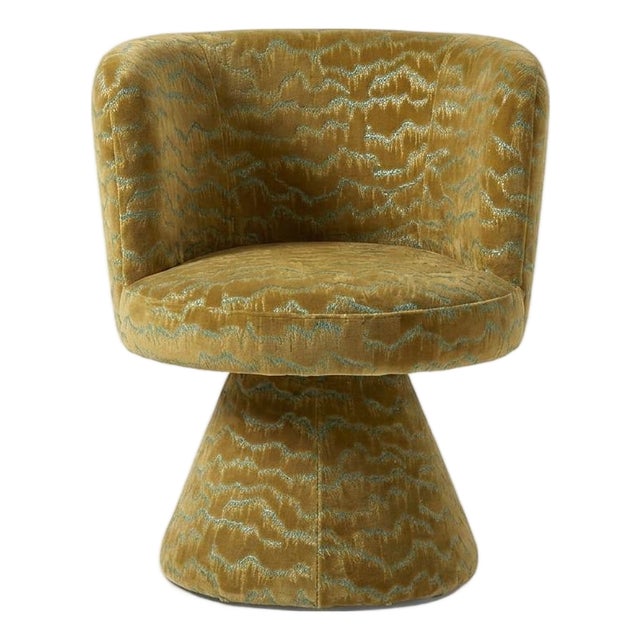 Coraje Swivel Chair by Moanne For Sale