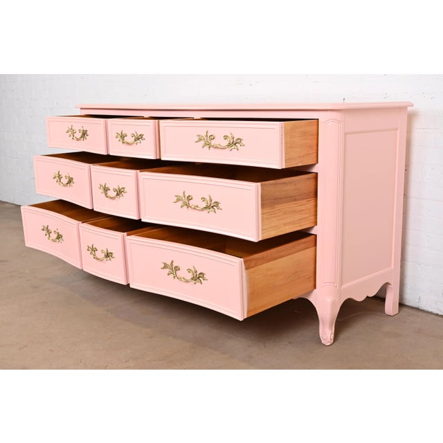 Kindel Furniture French Provincial Louis XV Pink Lacquered Dresser, Newly Refinished For Sale In South Bend - Image 6 of 12