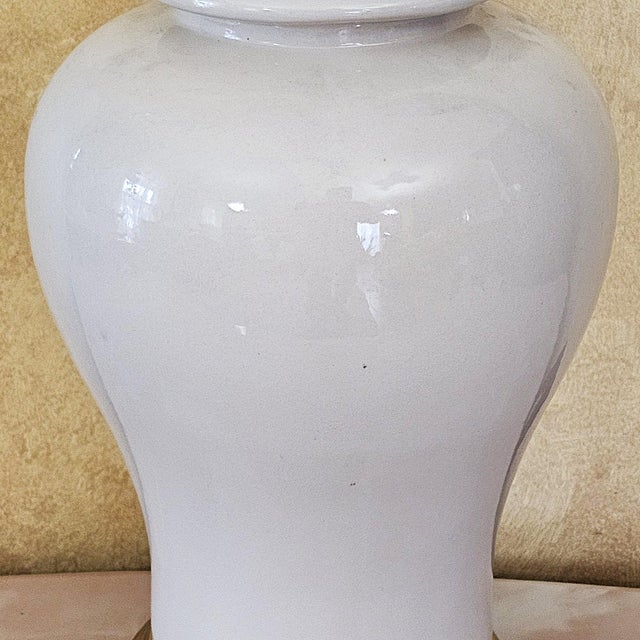 Vintage American Ivory Glazed Ceramic Table Lamp With Brass Base and Embossed Bell Shade For Sale - Image 9 of 18