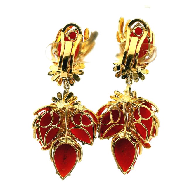 Metal 1960s Italian Sardinian Coral 18k Gold Floral Drop Earrings, Pair For Sale - Image 7 of 10
