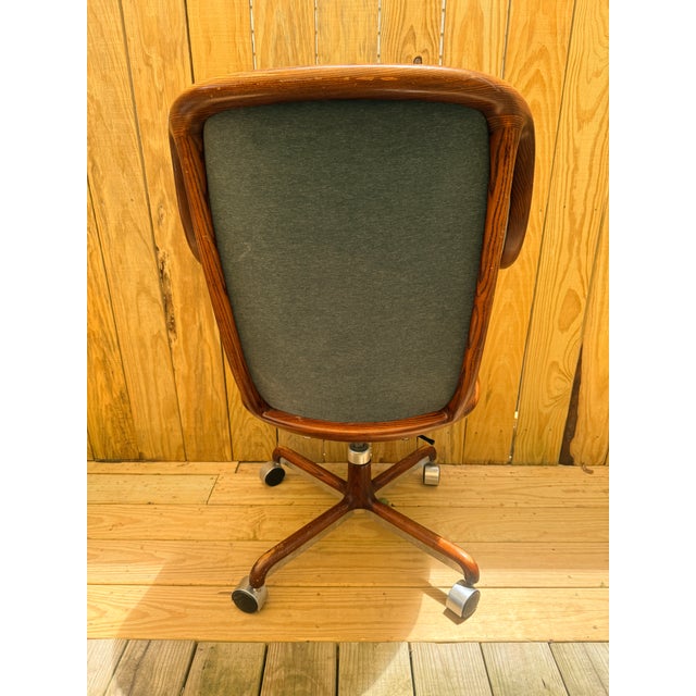 Ward Bennett Ward Bennett for Brickel Associates High Back Executive Office Chair in Mahogany Lacquered Ash, Circa 1975 For Sale - Image 4 of 14