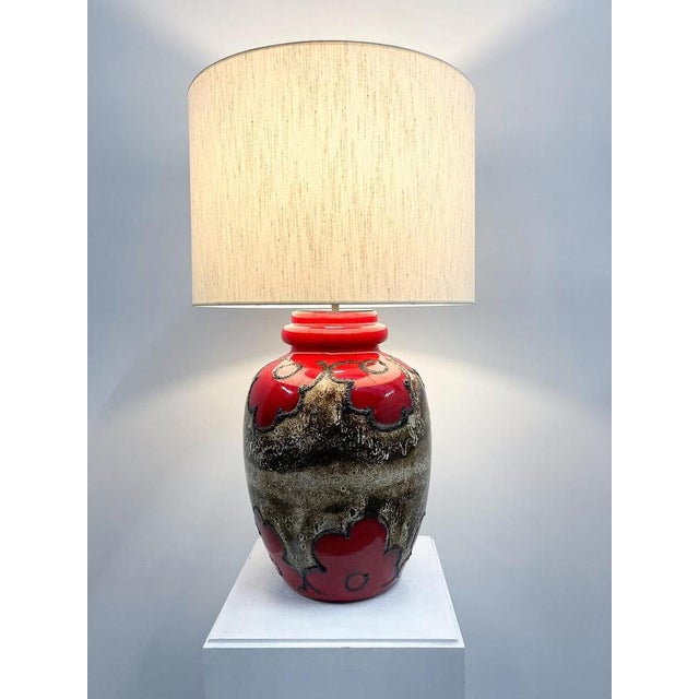 Mid-Century Modern Red and Black Ceramic Table Lamp, 1960s For Sale - Image 6 of 7