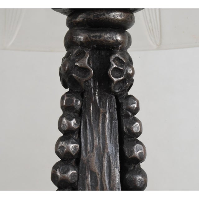1930s French Art Deco Bellis Table Lamp by René Lalique - Frosted Tulip Glass & Wrought Iron France For Sale - Image 9 of 14