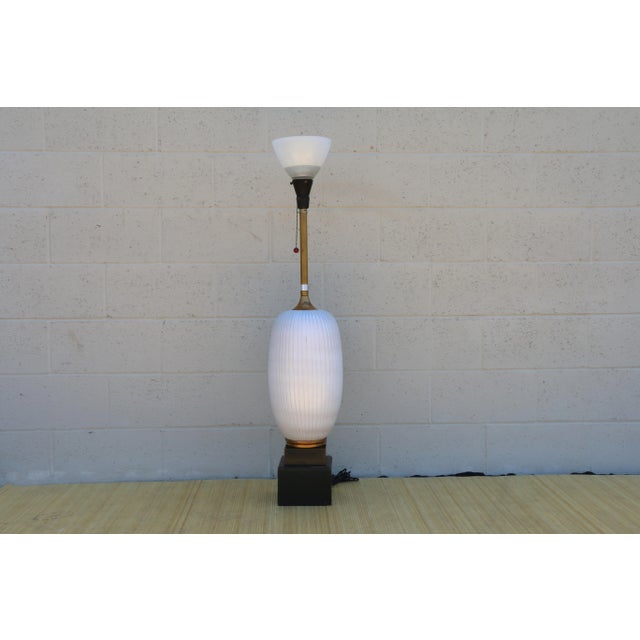 Beautiful Mid-Century Ceramic Table Lamp by Marbro C. It has the label, you can easily see it in the photos. In good...