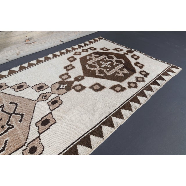 Vintage Turkish Oushak Handmade Wool Cotton White Runner Rug For Sale - Image 4 of 11