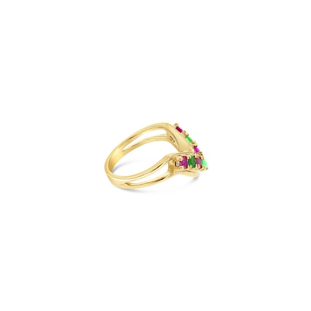 Contemporary V Shaped Synthetic Ruby & Emerald 14k Yellow Gold, Size 9 For Sale - Image 3 of 5