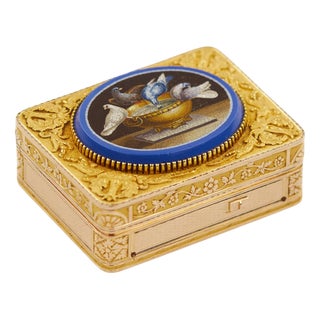 Musical Snuffbox with Micromosaic Pliny's Doves, 1819 For Sale