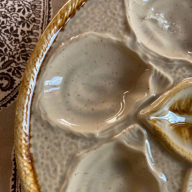 French Majolica Oyster Plates from Saint Clément, 1960s, Set of 4 For Sale - Image 4 of 8