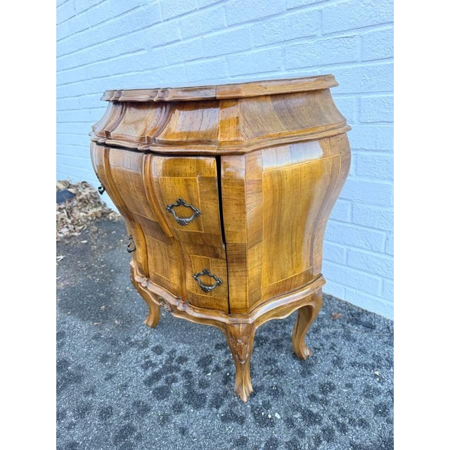 Pair of Antique Italian Rococo Venetian Louis XIV Style Bombe Burl Walnut Chests. For Sale - Image 4 of 17