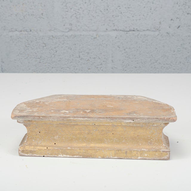 18th Century Gilded Gold Leaf Shelf Base For Sale - Image 4 of 10