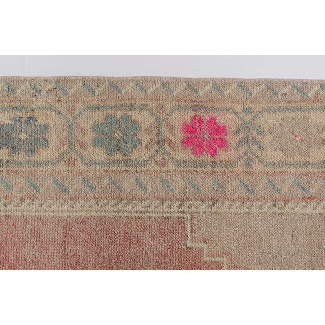 Pink Mid-20th Century Faded Pastel Turkish Rug | Soft Pink For Sale - Image 8 of 9