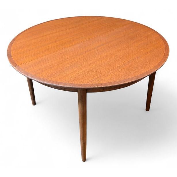 Mid-Century Modern 1950s Round Teak Table Without Leaves - 012601 For Sale - Image 3 of 4