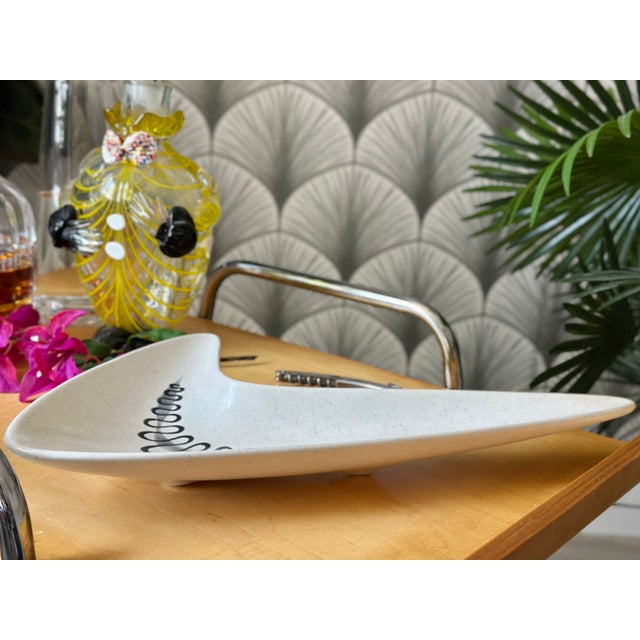 Ceramic Vintage Mid-Century Modern Space Age Boomerang Serving Platter Dish for the Freeform "Poppytrail" Line by Metlox For Sale - Image 7 of 13