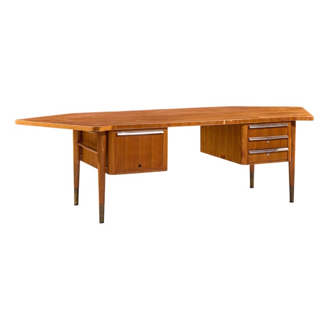 Stow Davis Mid Century Walnut Boomerang Executive Desk For Sale