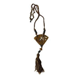 Vintage Alice Caviness Carved Celluloid Chinoiserie Tassel Necklace 1960s For Sale