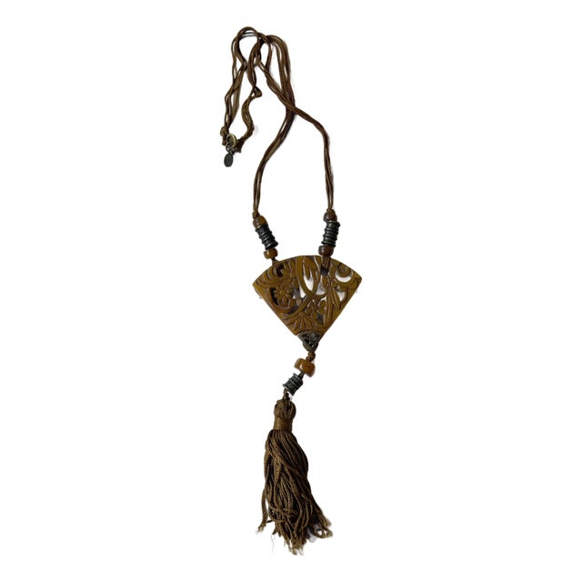 Vintage Alice Caviness Carved Celluloid Chinoiserie Tassel Necklace 1960s For Sale