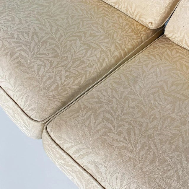 Textile Mid-Century Modern American Rattan and Beige Floreal Fabric Sofa attributed to McGuire, 1970s For Sale - Image 7 of 18