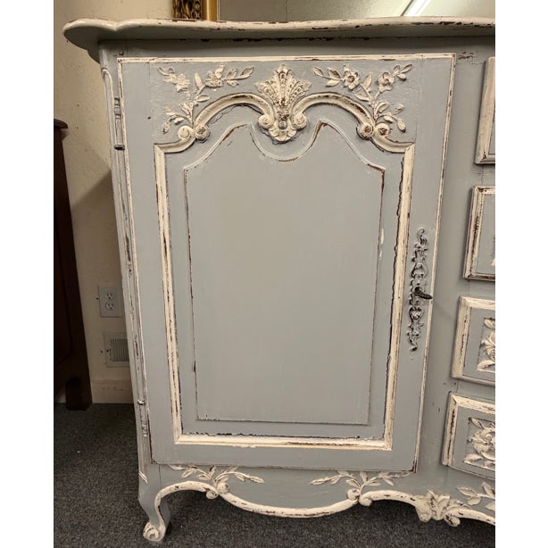 19th Century French Louis XV Style Oak Buffet Sideboard, Country French, Circa 1870 For Sale In Indianapolis - Image 6 of 9