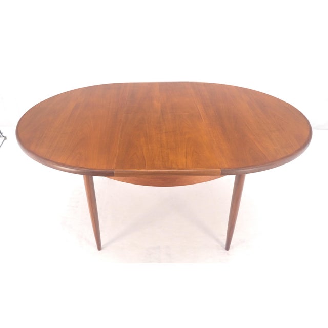 Wood Late 20th Century Danish Modern Round Teak Dining Table w/ 18" Pop Up Hide Away Leaf MINT For Sale - Image 7 of 15