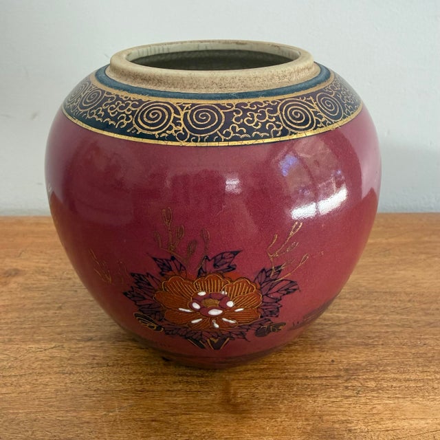 Capodimonte Vintage Chinoiserie Peacock Vase in Jewel Tones For Sale - Image 4 of 9