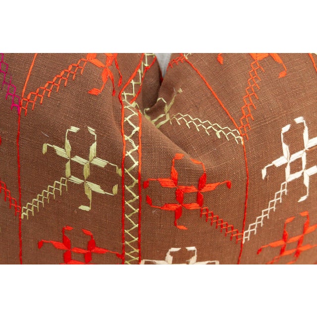 19th Century Malwa Medallion, Antique Phulkari Lumbar Pillow Cover For Sale - Image 5 of 7