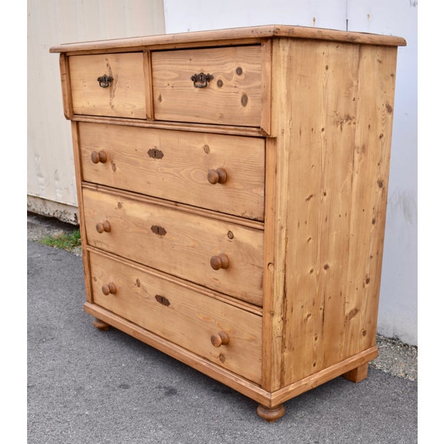 Pine Chest of Five Drawers, Circa 1890 For Sale In Baltimore - Image 6 of 12