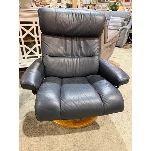 Early 21st Century Ekornes Black Leather & Wood Frame Chair and Ottoman For Sale - Image 5 of 7