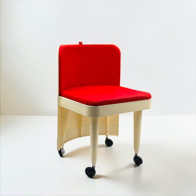 Mid-Century Modern Silvi Dressing Table and Chair in Beige Plastic and Coral Red Upholstery from Fain Kastilia, 1970s, Set of 2 For Sale - Image 3 of 18