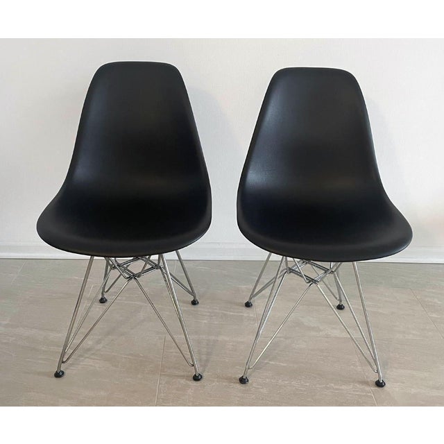Eames Herman Miller Molded Plastic Side Chairs These chairs are in great condition. No significant signs of wear. They...