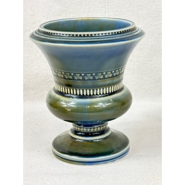 1950s Vintage Wade Pottery Shamrock Vase For Sale - Image 5 of 11