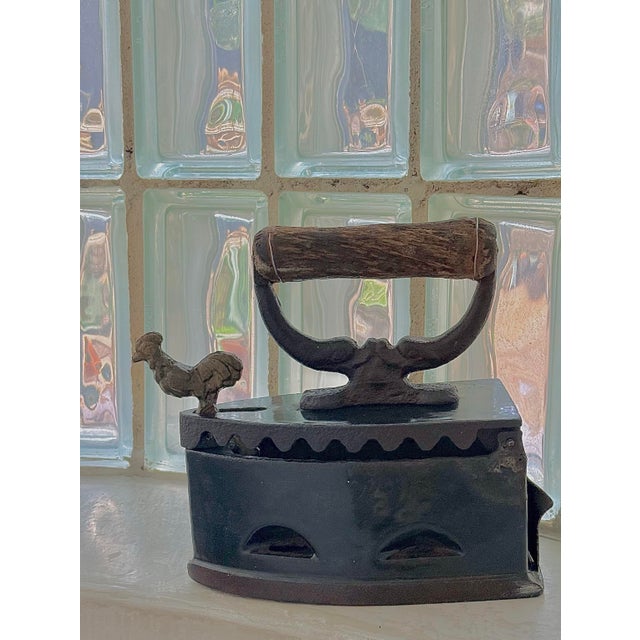 Antique Cast Iron, Enamel Coated Charcoal Box Iron Featuring a Wooden Handle & a Distinctive Brass Rooster-Shaped Latch For Sale - Image 9 of 12