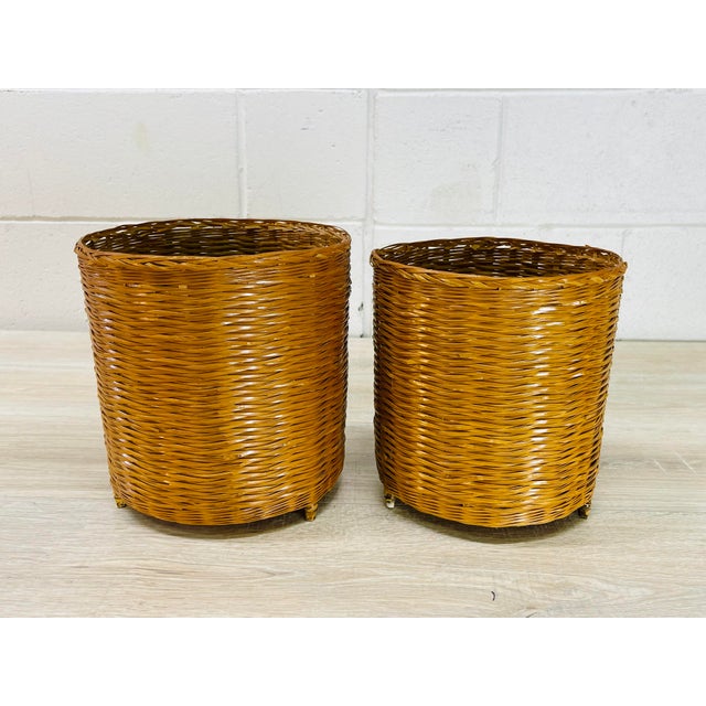 Vintage Round Wicker Baskets With Bamboo Feet, Pair For Sale - Image 10 of 10
