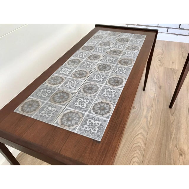 1970s Scandinavian Modern Nesting Tables in Teak & Oak, 1970s, Set of 3 For Sale - Image 5 of 8