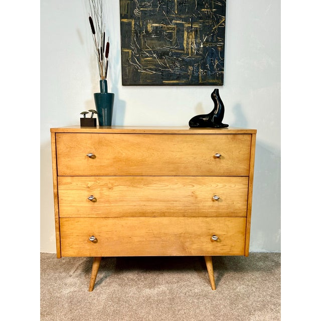 This McCobb designed chest for Winchedon Planner Group found in very vine original condition. Dimensions are: 36” x 18” x...