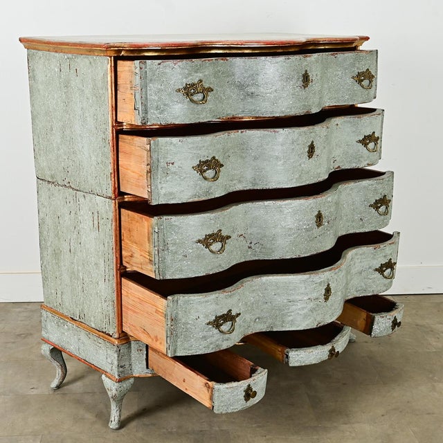 French Italian 20th Century Painted & Parcel Gilt Chest of Drawers For Sale - Image 3 of 12