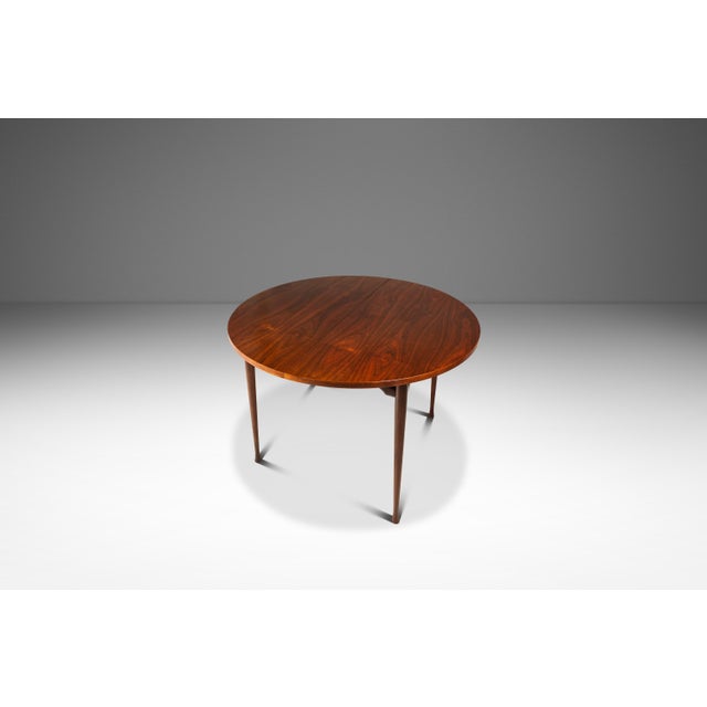 1960s Rare Mid-Century Modern Extension Dining Table in Walnut W/ 2 Leaves Attributed to Singer and Sons, Usa, C. 1960's For Sale - Image 5 of 18