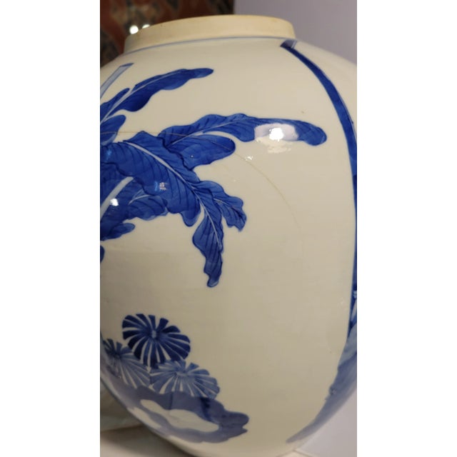 Pair of Large Blue and White Late 18th Century Chinese Porclain Covered Jars For Sale - Image 10 of 12