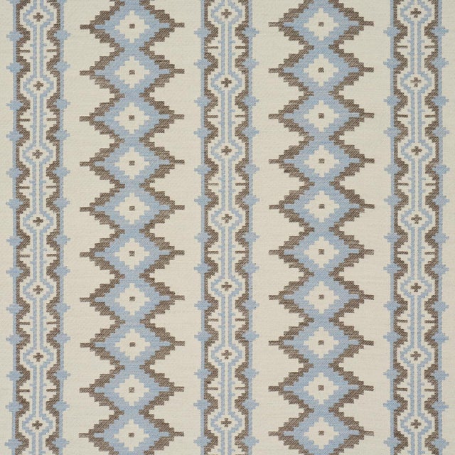 Sample - Schumacher Pathway Fabric In Sky For Sale In New York - Image 6 of 6