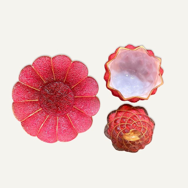 English Late 19th Century Ananas Sugar Bowl in Textured Ruby Glass With Gilt Accents For Sale - Image 3 of 7