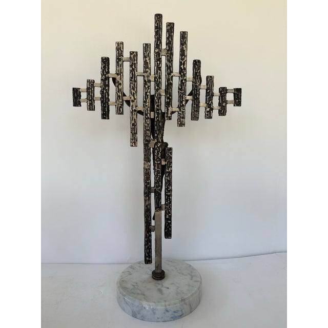 Brutalist Mid-Century Brutalist Crucifix on White Marble-Look Base – Liturgical Apostolate Center Boston 19.5” For Sale - Image 3 of 9