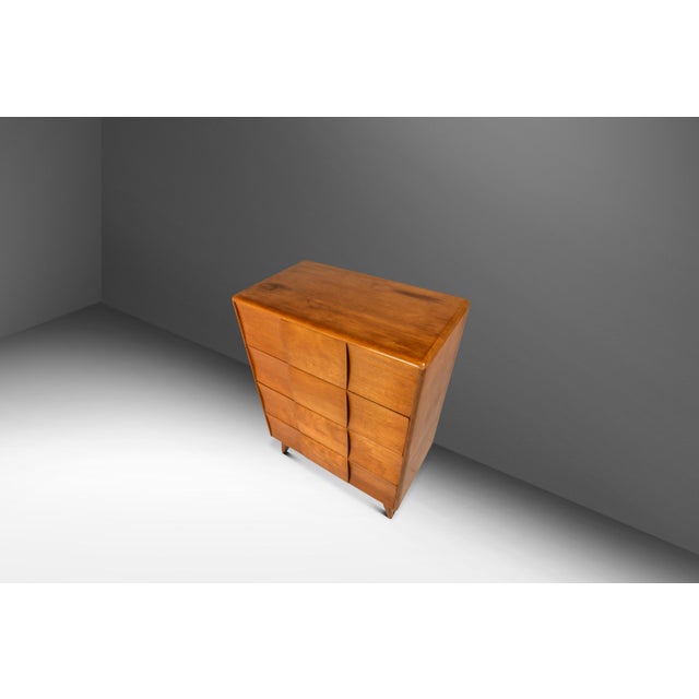Heywood-Wakefield Mid-Century Modern Art Deco "Kohinoor" Four-Drawer Highboy Dresser Chest of Drawers in Birch by Heywood Wakefield, Usa, C. 1950s For Sale - Image 4 of 18