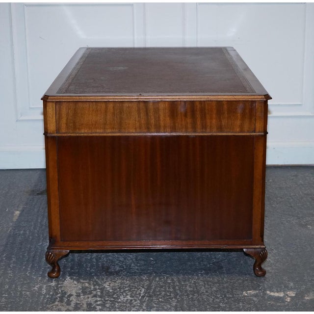 Burgundy Embossed Leather Top Twin Pedestal Desk from Globe Wernicke For Sale - Image 16 of 18